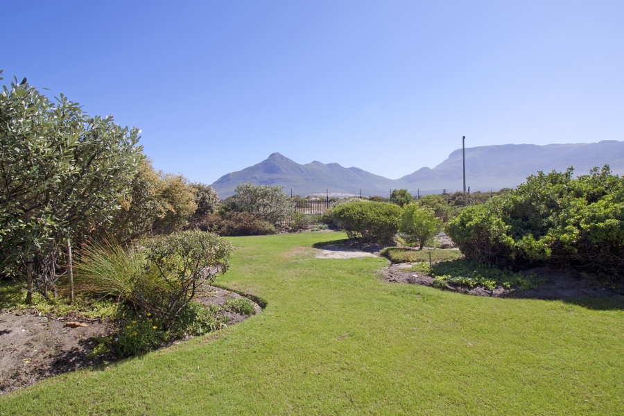 4 Bedroom Property for Sale in Lake Michelle Western Cape
